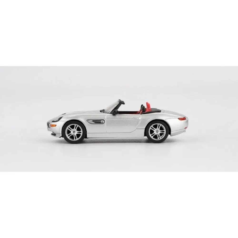 Mini GT MGT00998-L BMW Z8 Silver - Image 3
