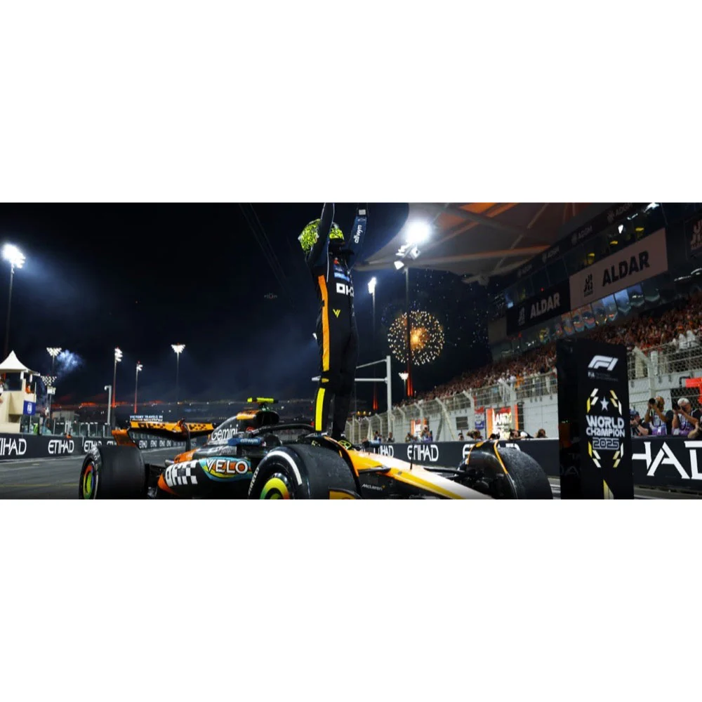 Minichamps 530258704 1/64 Mclaren Formula 1 Team Mcl39 Lando Norris World Champion Abu Dhabi Gp 2025 With Standing Figurine, Pitboard And Position Board - Image 3
