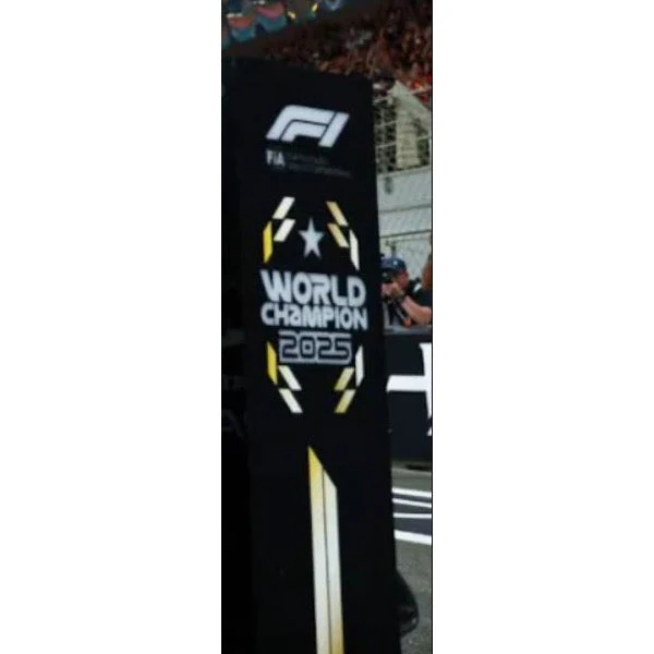 Minichamps 537256604 1/43 Mclaren Formula 1 Team Mcl39 Lando Norris World Champion Abu Dhabi Gp 2025 With Standing Figurine, Pitboard And Position Board - Image 4