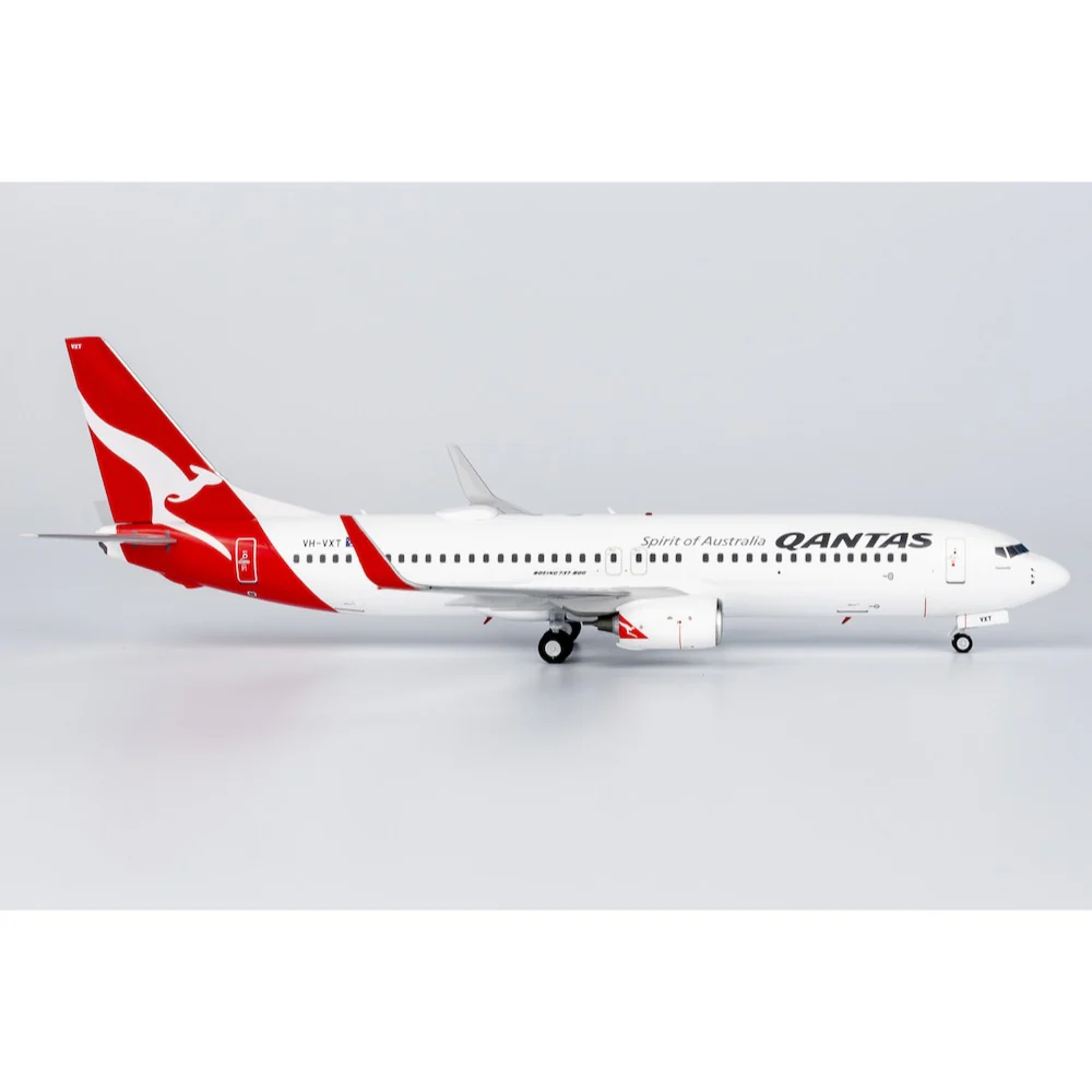 NG Models 08025 1/200 Qantas 737-800/w VH-VXT Townsville - Image 5