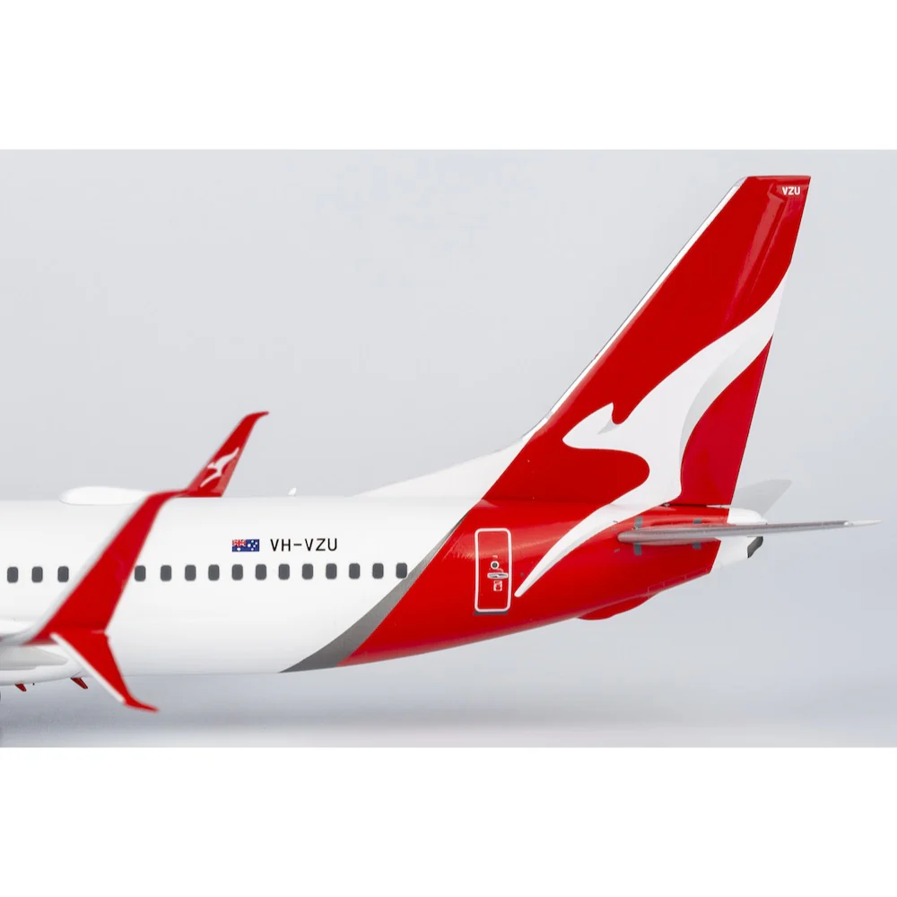 NG Models 08026 1/200 Qantas 737-800/w VH-VZU with scimitar winglets; New Colours - Image 5