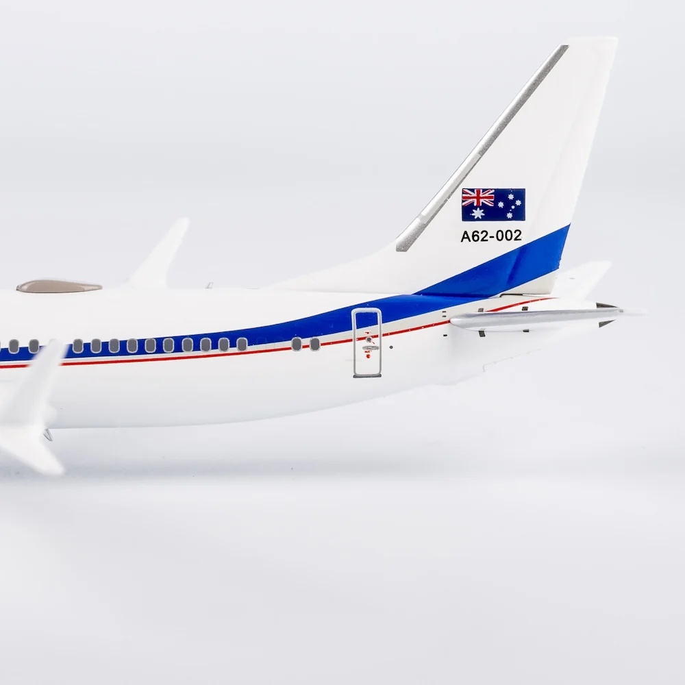 NG Models 88036 1/400 Royal Australian Air Force (RAAF) Boeing B737 Max 8 BBJ A62-002 - Image 5