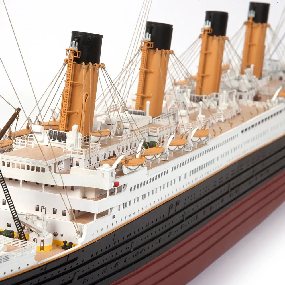 OcCre 14009 1/300 RMS Titanic Wooden Model Ship Kit - Image 9