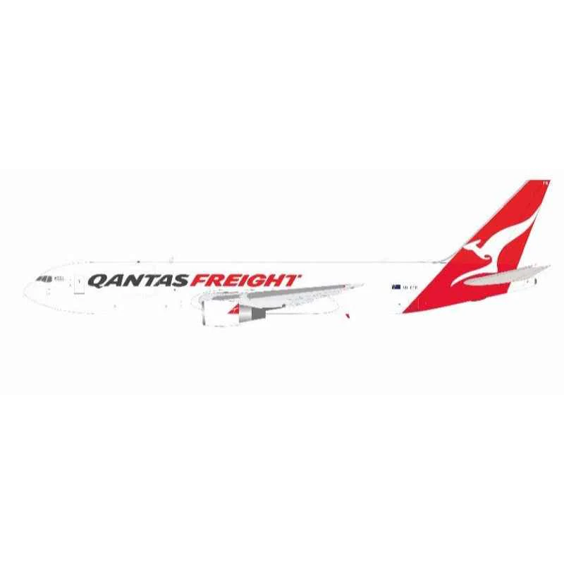 Panda Model 62519 1/400 Qantas Freight Boeing 767-300F VH-EFR