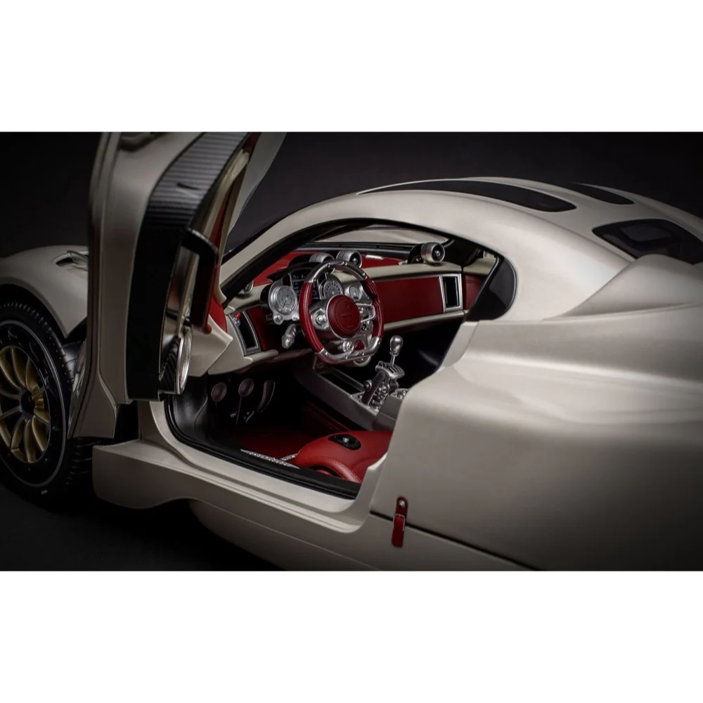 Pocher 1/8 HK120 Pagani Utopia Coupe Rinascimento Lucido Diecast Model Kit - Image 4