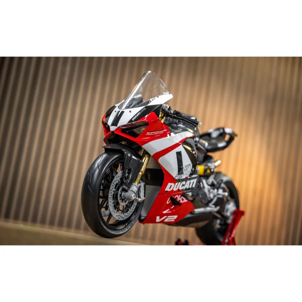 Pocher HK124 1/4 Ducati Panigale V2 Superquadro Final Edition Diecast Model Kit - Image 8