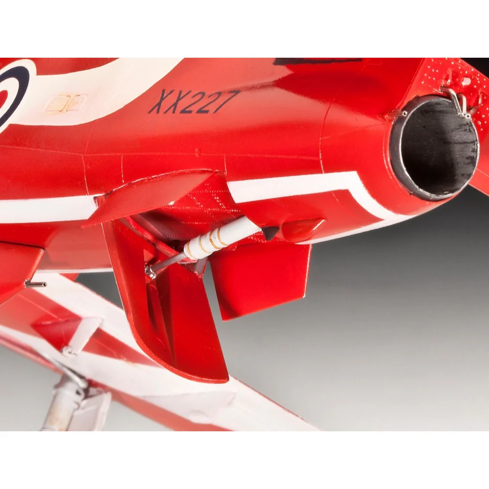 Revell 04284 1/32 BAE Systems Hawk T.1A "Red Arrows" - Image 6