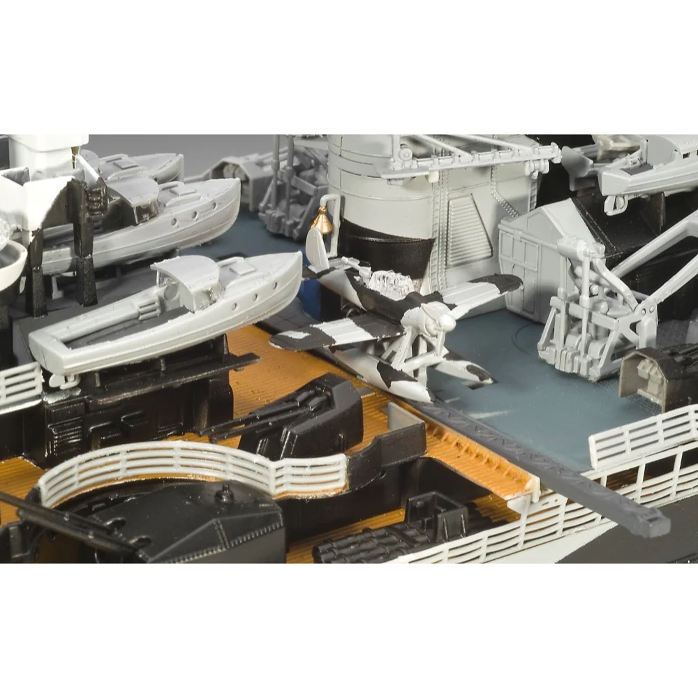 Revell 05096 1/350 German Battleship Tirpitz - Image 9