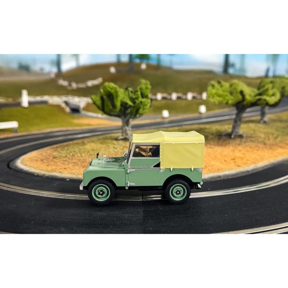 Scalextric C4600 Land Rover Series 1 Slot Car HUE166 - Image 9