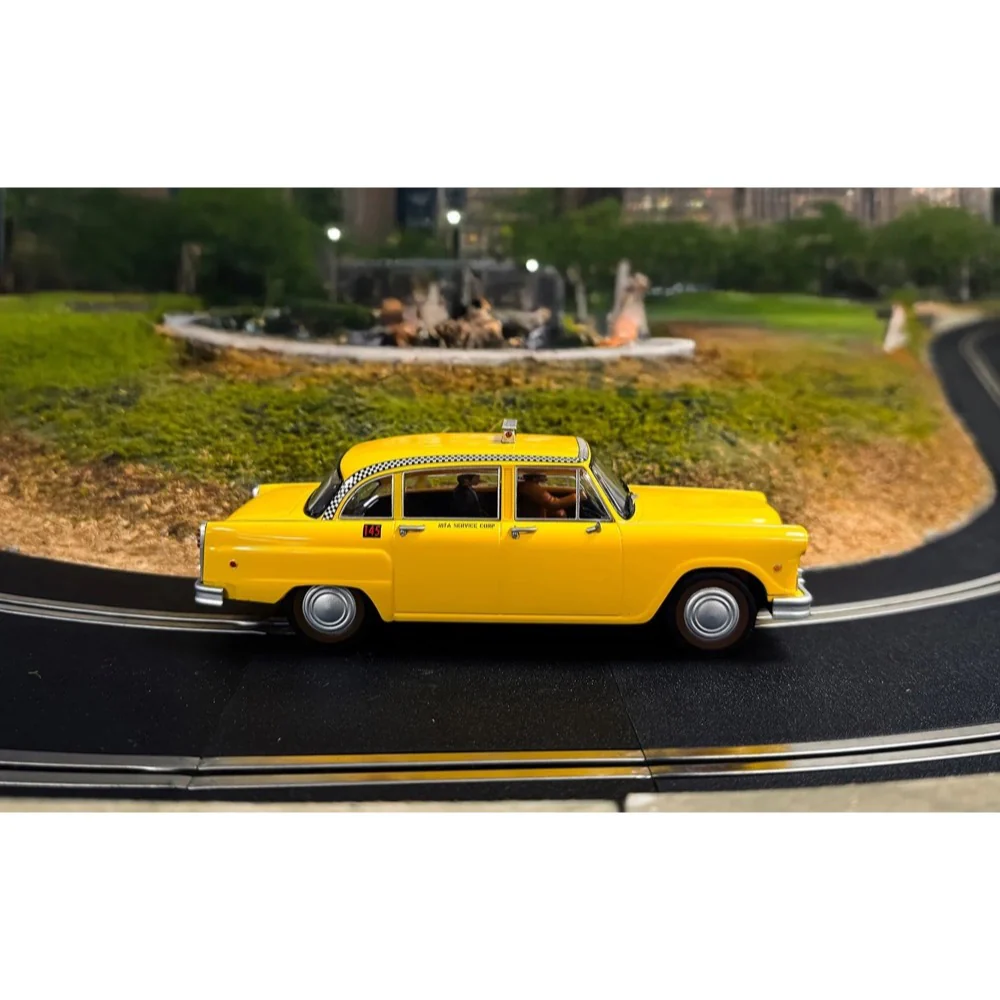 Scalextric C4606 Checker Taxi Cab James Bond 'Live And Let Die' Slot Car - Image 10