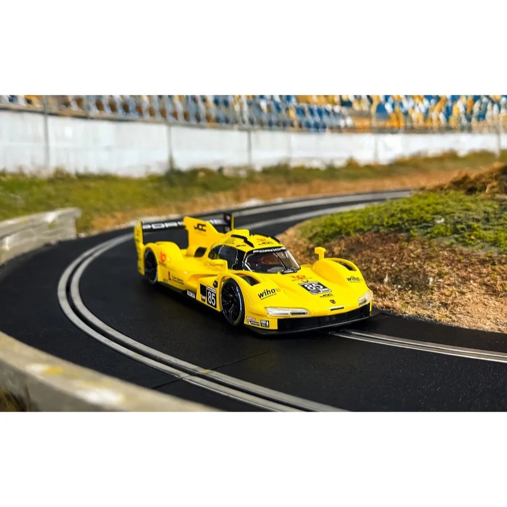 Scalextric C4653 Porsche 963 24hrs of Daytona 2025 JDC Miller MotorSports Slot Car - Image 7