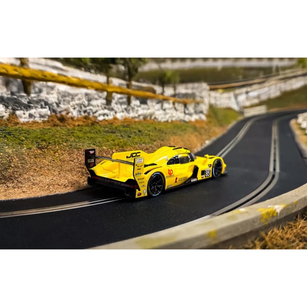 Scalextric C4653 Porsche 963 24hrs of Daytona 2025 JDC Miller MotorSports Slot Car - Image 9