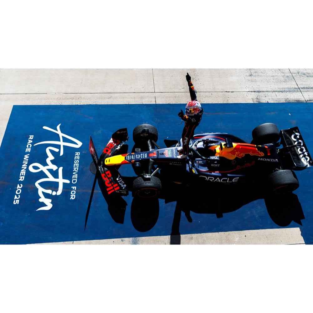 Spark S9666 1/43 Red Bull Racing RB21 No.1 Oracle Red Bull Racing Winner US GP 2025 Max Verstappen. With Pit Boards & Bigger Base & Standing Figurine