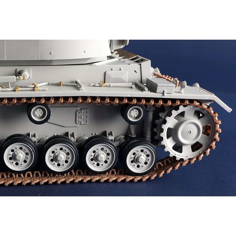 Trumpeter 00955 1/16 Pz.Kpfw.III Ausf.J - Image 9
