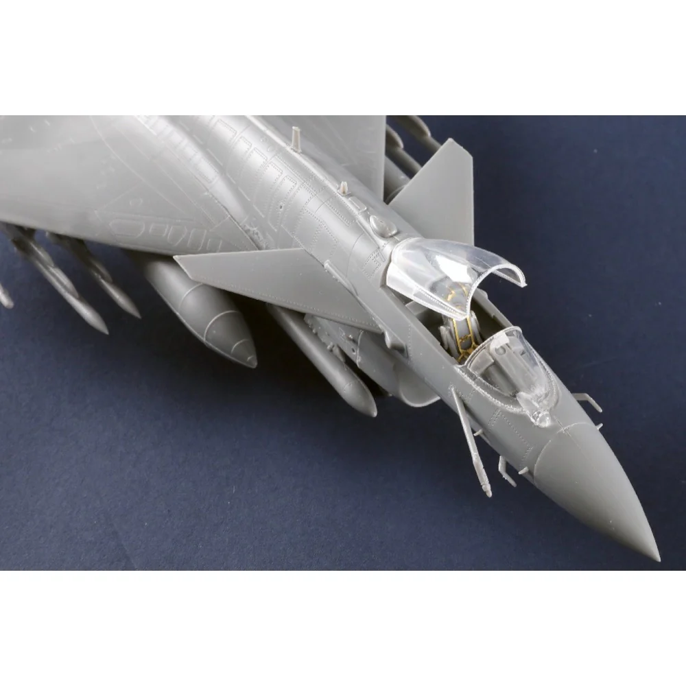 Trumpeter 01698 1/72 Chinese J-10C Fighter - Image 5