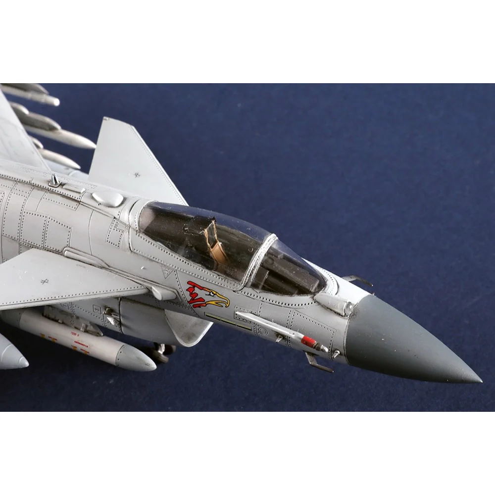 Trumpeter 01698 1/72 Chinese J-10C Fighter - Image 9