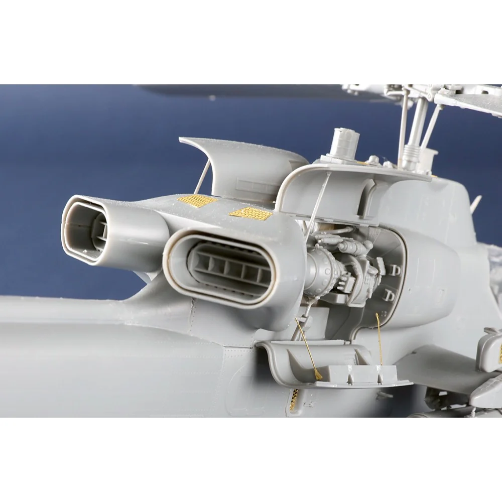 Trumpeter 05117 1/35 Bell AH-1Z Super Cobra - Image 15