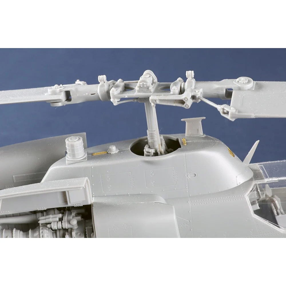 Trumpeter 05117 1/35 Bell AH-1Z Super Cobra - Image 8