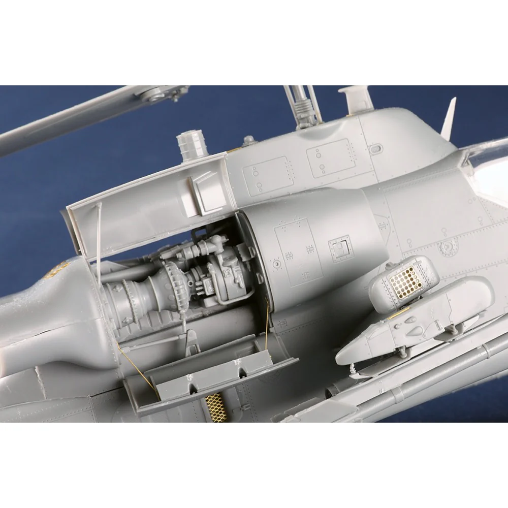Trumpeter 05117 1/35 Bell AH-1Z Super Cobra - Image 9