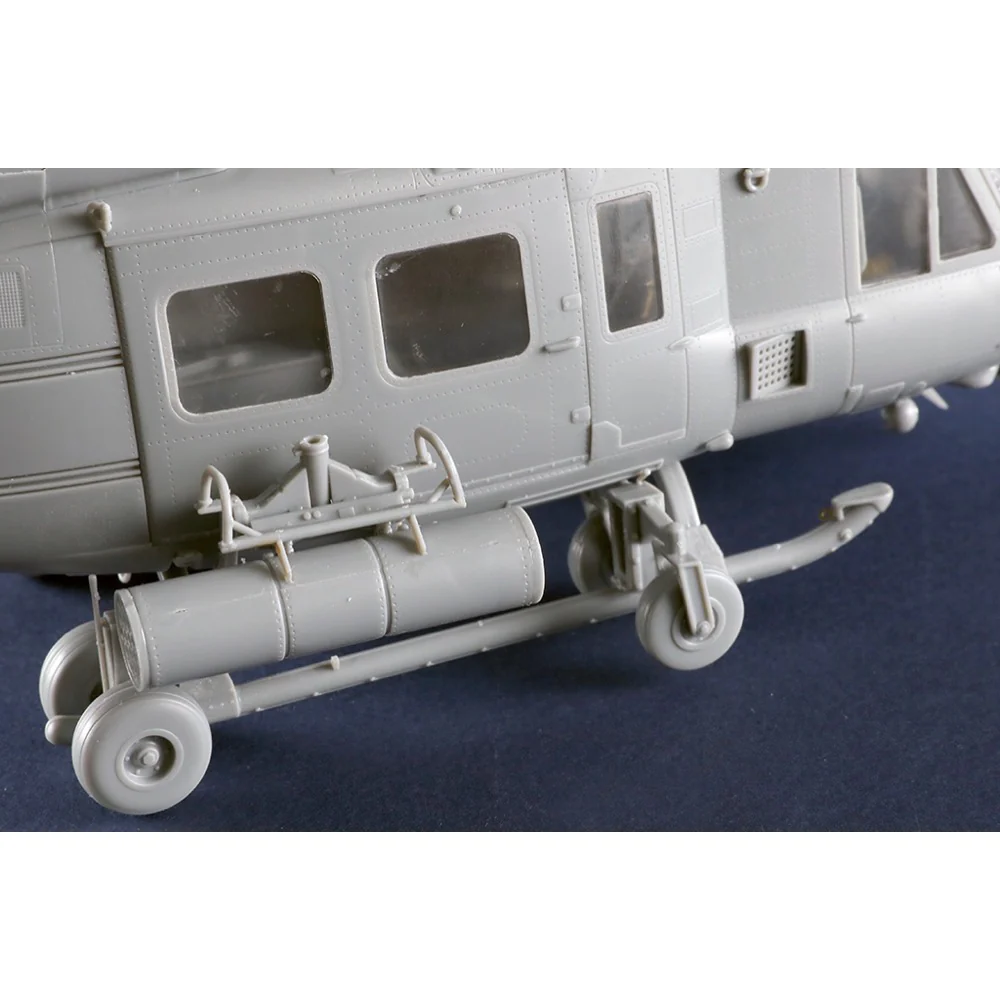 Trumpeter 05118 1/35 UH-1Y Venom - Image 10