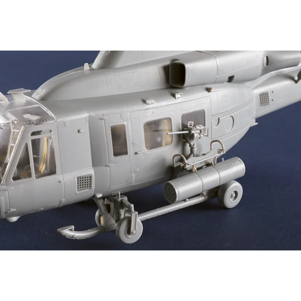 Trumpeter 05118 1/35 UH-1Y Venom - Image 13