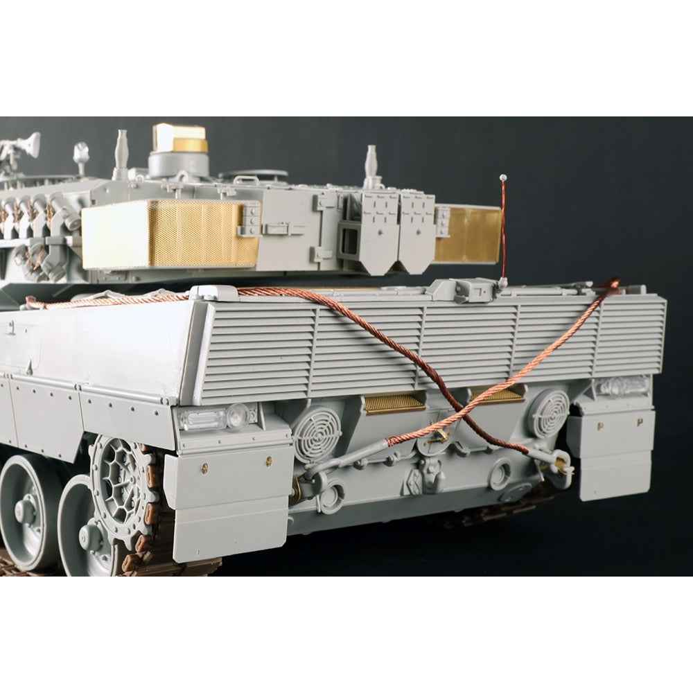 Trumpeter 1/16 German Leopard2A6 MBT Plastic Model Kit - Image 3