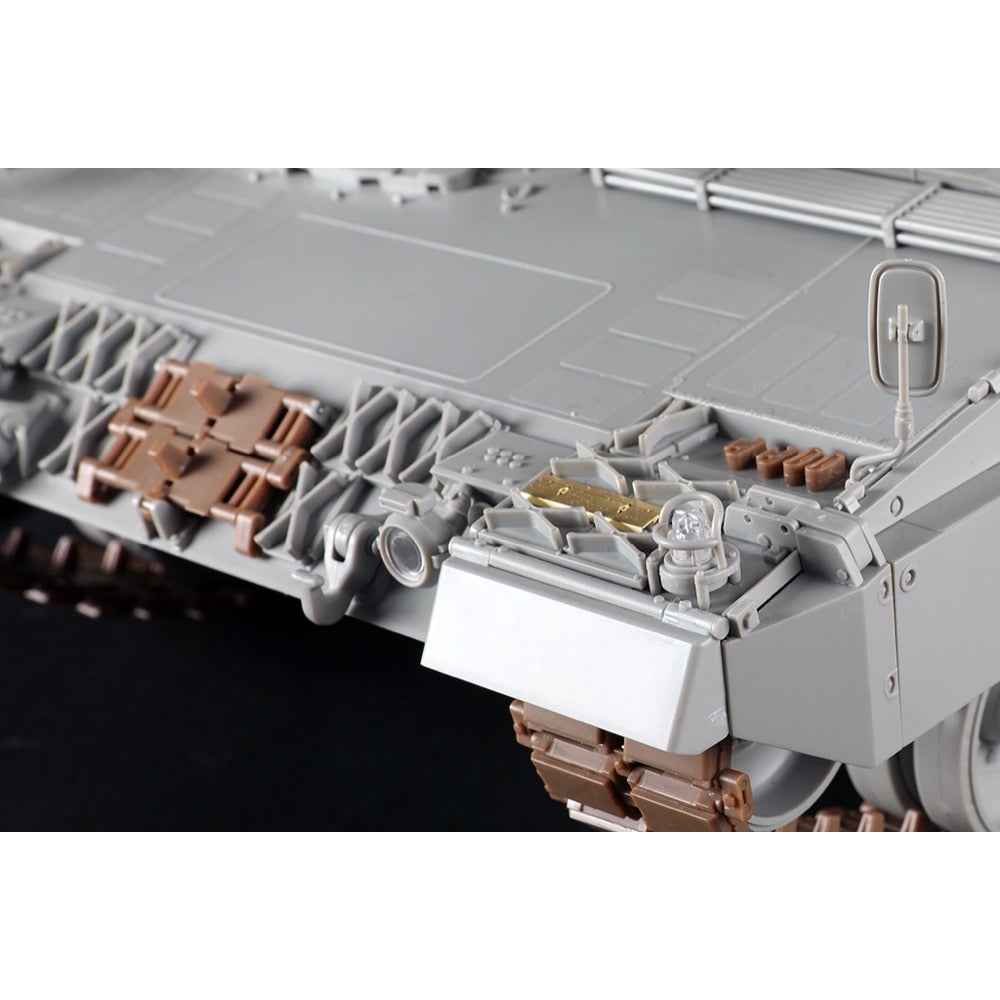 Trumpeter 1/16 German Leopard2A6 MBT Plastic Model Kit - Image 5