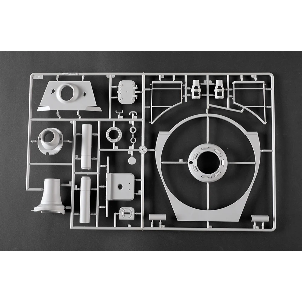 Trumpeter 1/16 Pz.Kpfw.VI Sd.Kfz.182 Tiger II (Henschel 105mm) Plastic Model Kit - Image 28