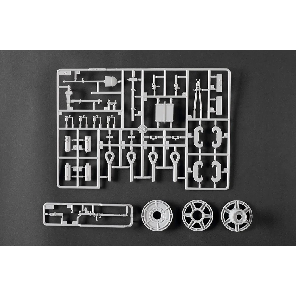 Trumpeter 1/16 Pz.Kpfw.VI Sd.Kfz.182 Tiger II (Henschel 105mm) Plastic Model Kit - Image 31