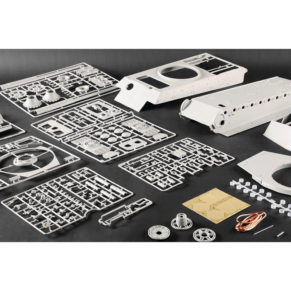 Trumpeter 1/16 Pz.Kpfw.VI Sd.Kfz.182 Tiger II (Henschel 105mm) Plastic Model Kit - Image 34