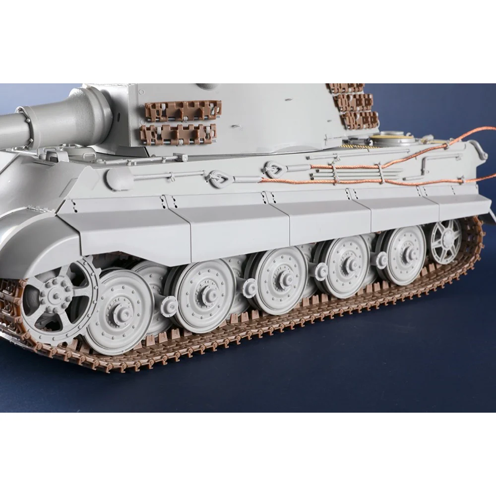 Trumpeter 1/16 Pz.Kpfw.VI Sd.Kfz.182 Tiger II (Henschel 105mm) Plastic Model Kit - Image 6